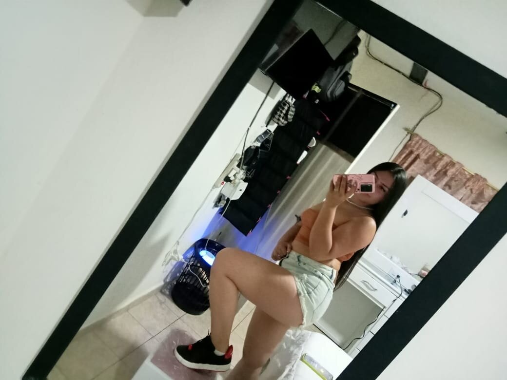 XXX Porn Photo of Nude Naomylatina 1