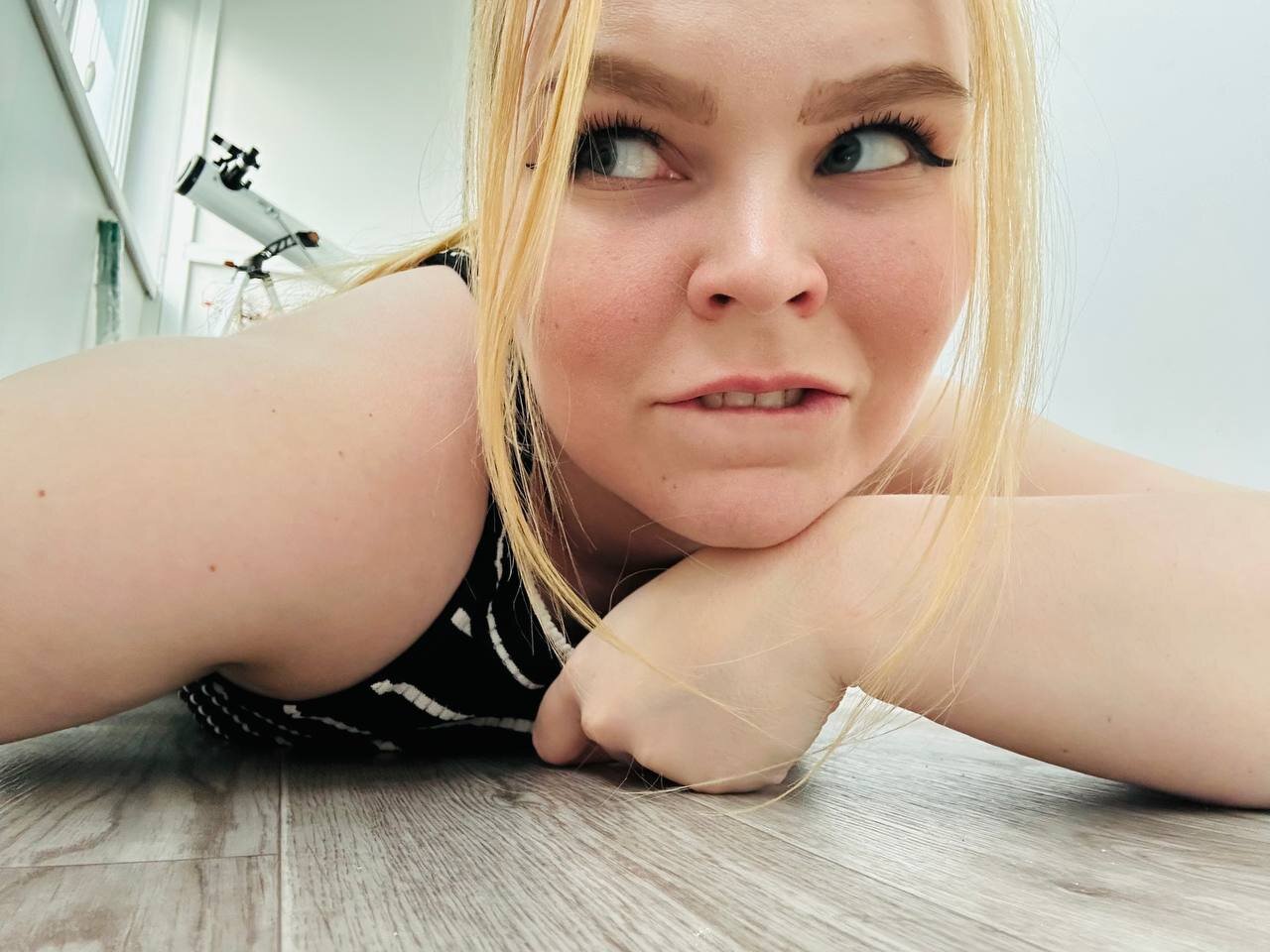 XXX Porn Photo of Nude blushing_star 17