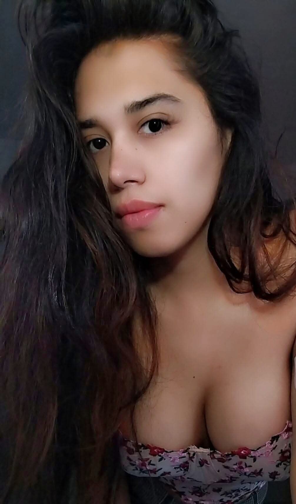 XXX Porn Photo of Nude karolinadeven 6