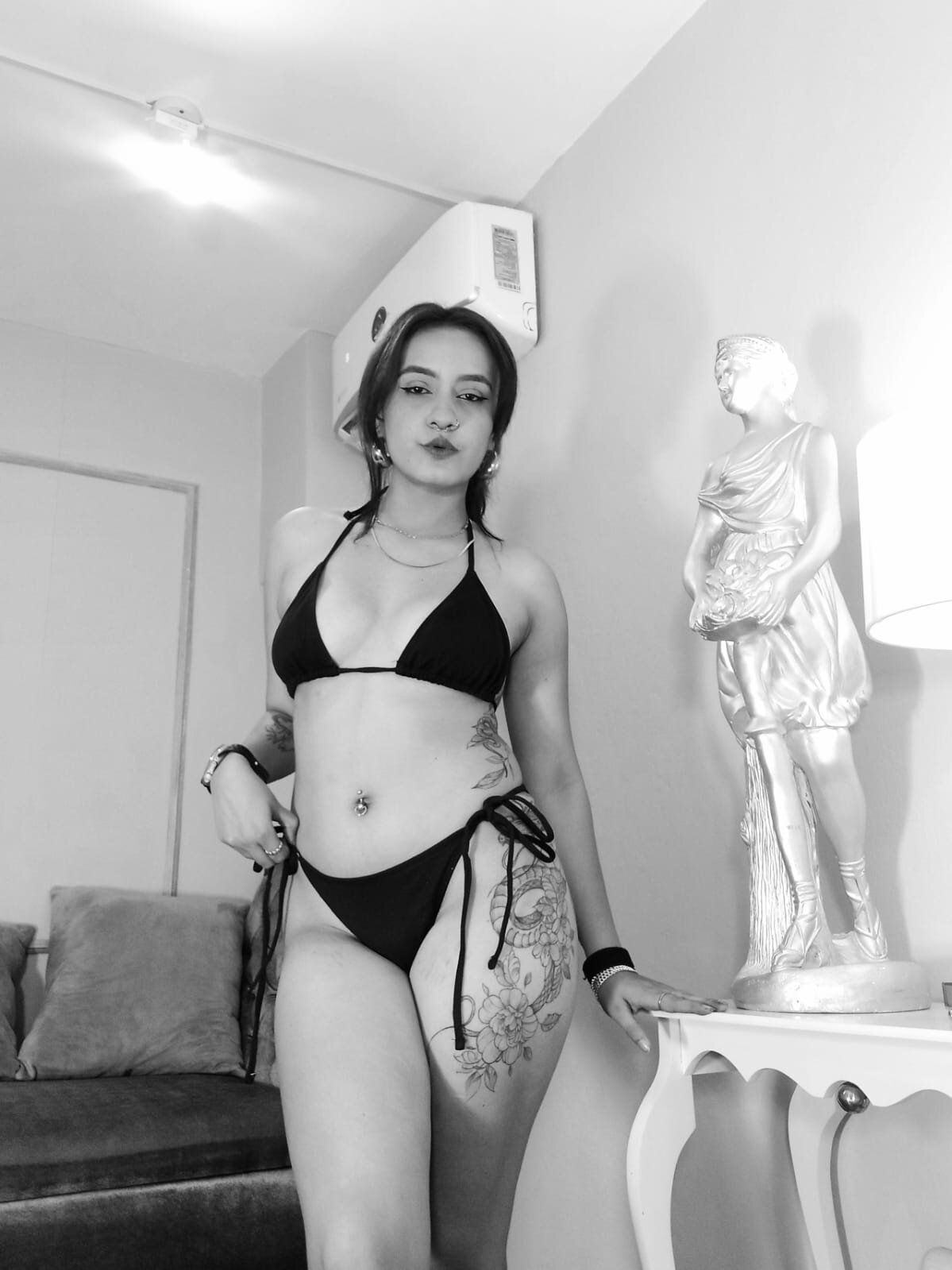 XXX Porn Photo of Nude EmmilyEvanss 19
