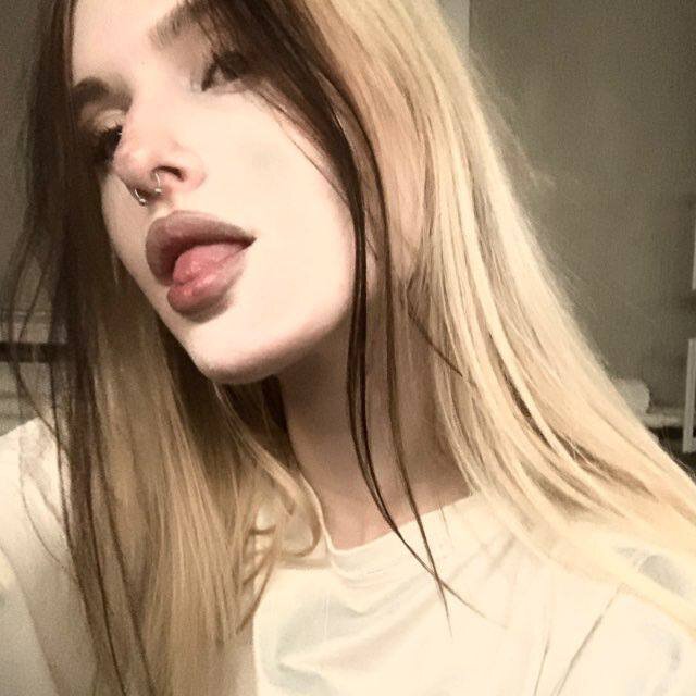 XXX Porn Photo of Nude CelenFomes 1
