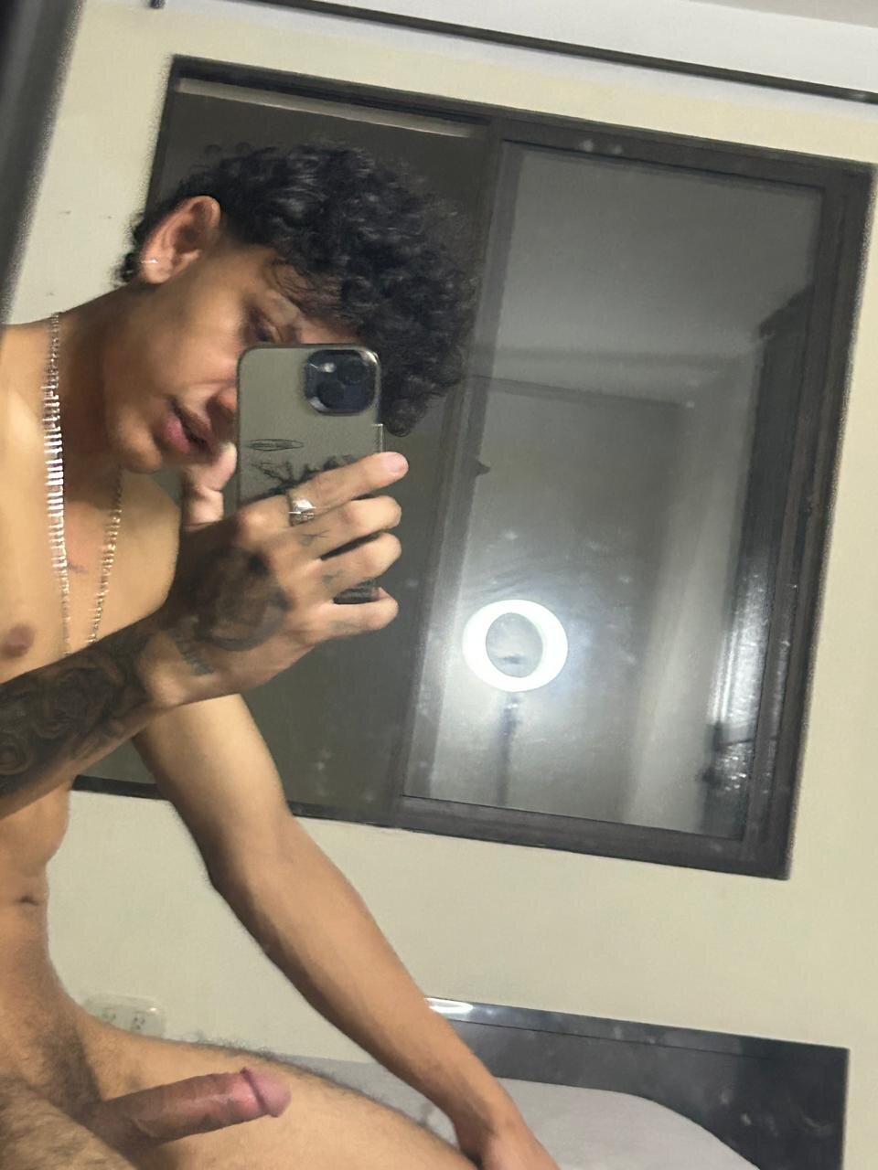 XXX Porn Photo of Nude dominik_jackson_ 1