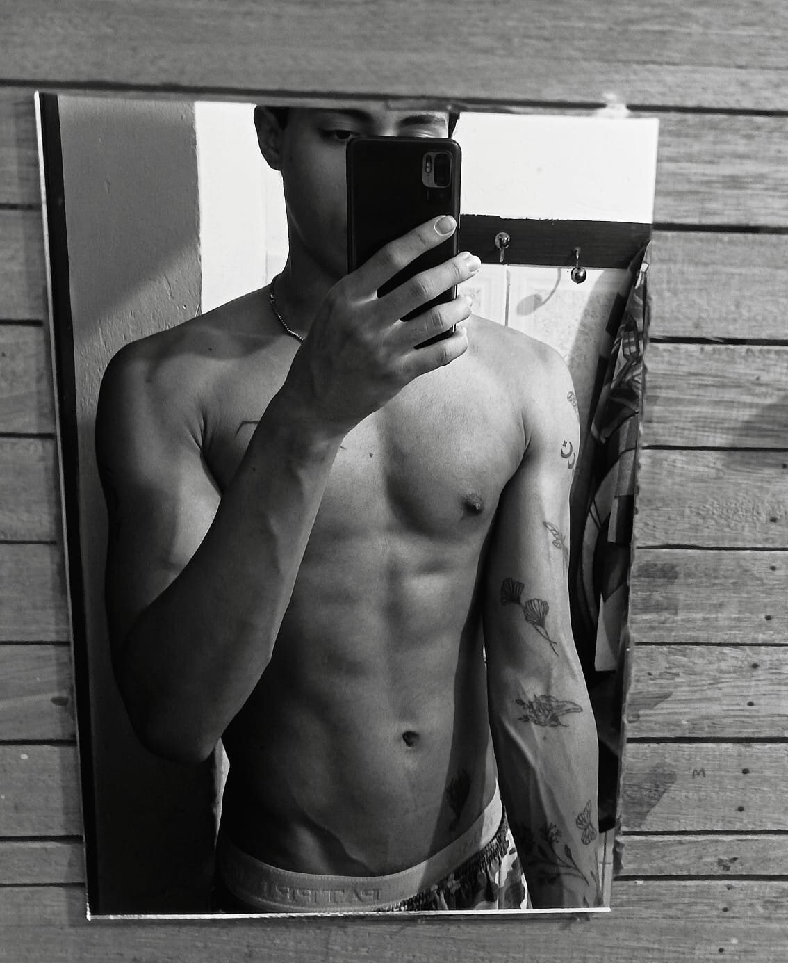 XXX Porn Photo of Nude Lyonjared0 5