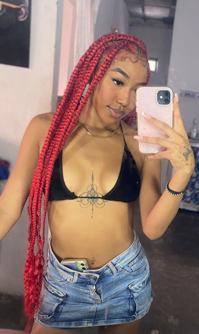 XXX Porn Photo of Nude Charlotte_Flanders 5