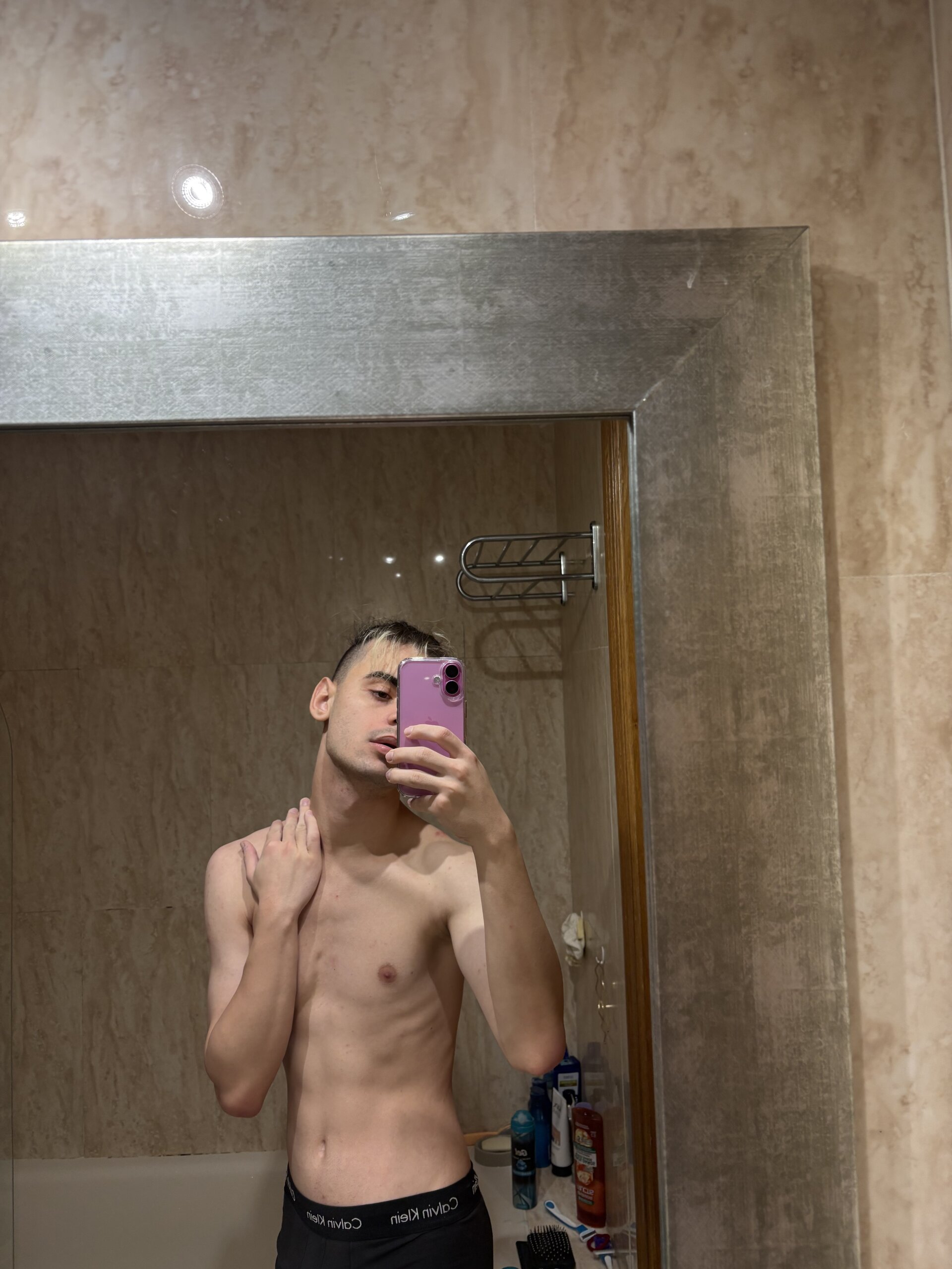 XXX Porn Photo of Nude YourFavouriteTwink 1