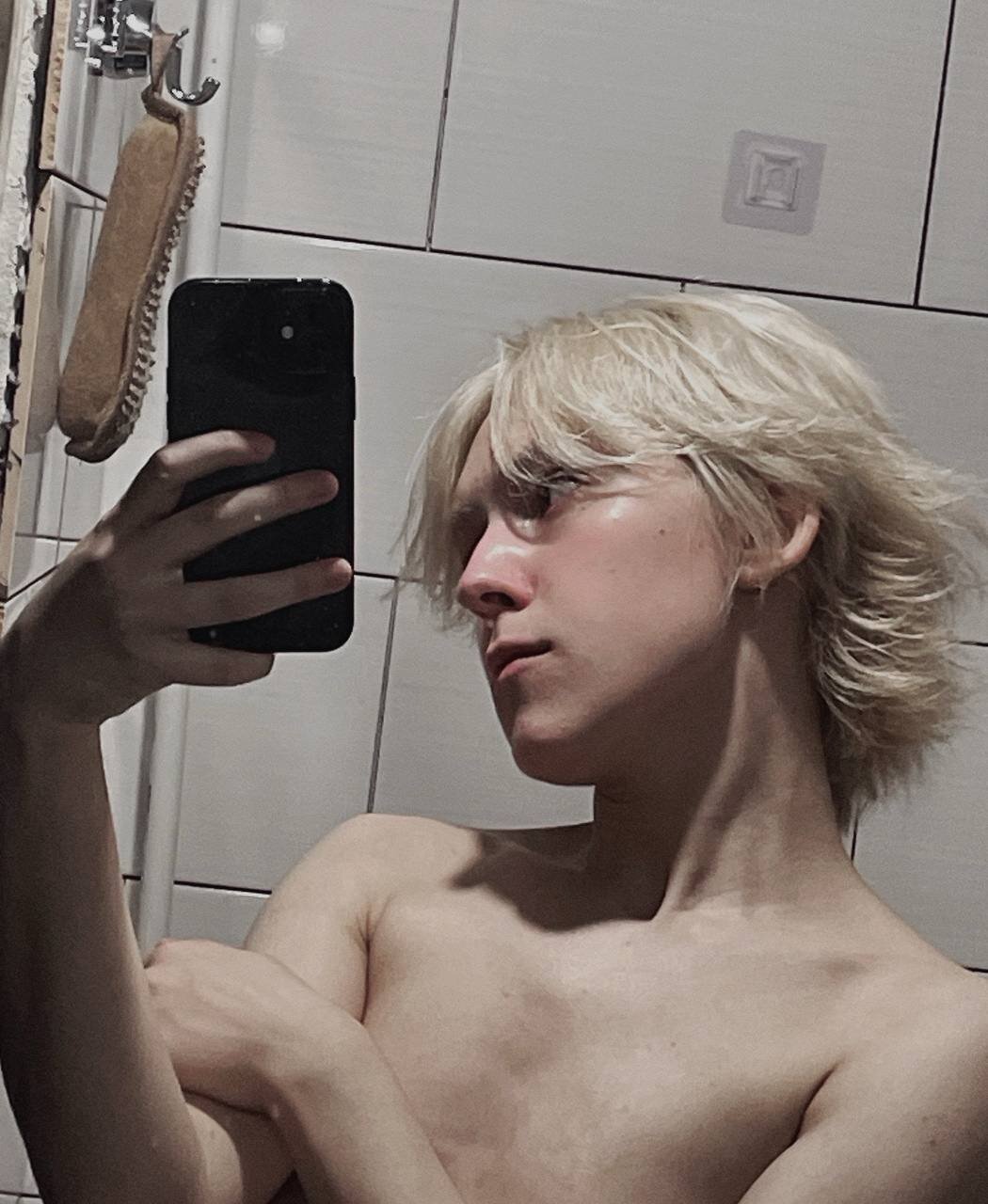 XXX Porn Photo of Nude edward_holy 9