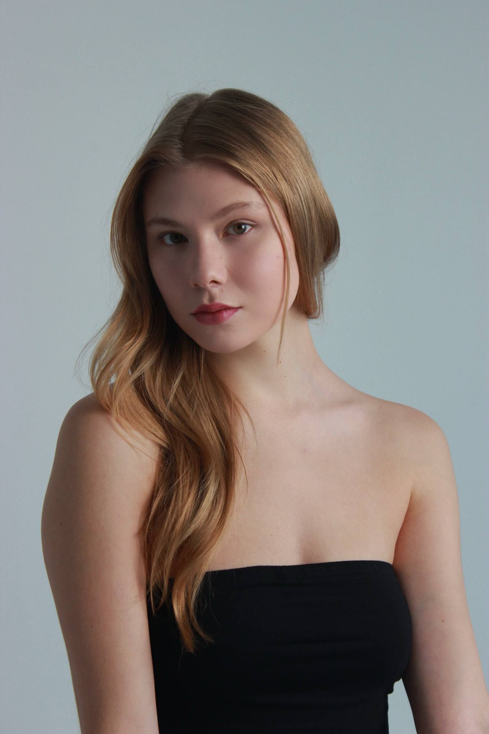XXX Porn Photo of Nude JuneHarter 3