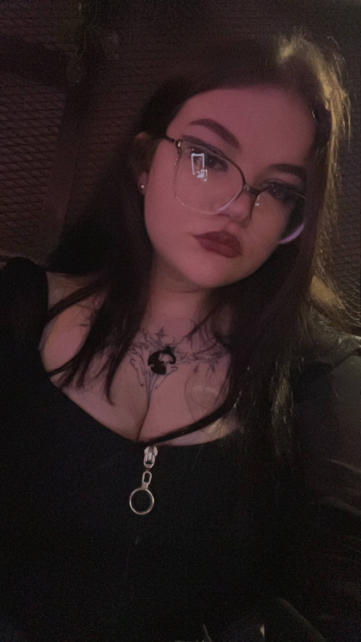 XXX Porn Photo of Nude Emily_Muse 2