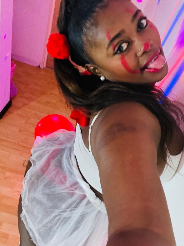 XXX Porn Photo of Nude exotic_karmella 31