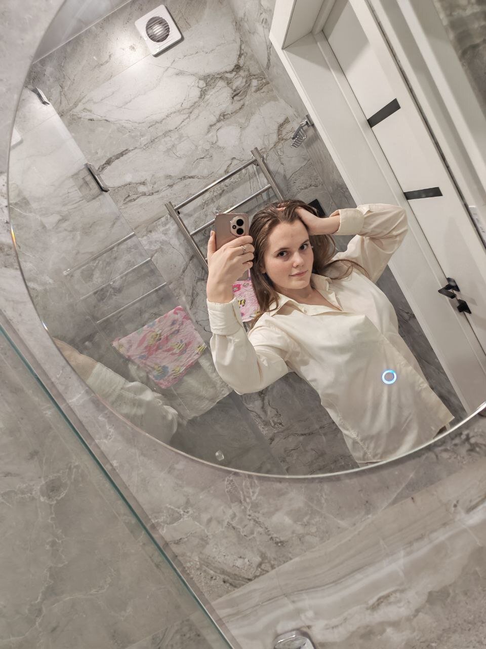 XXX Porn Photo of Nude LuannaPetru 5