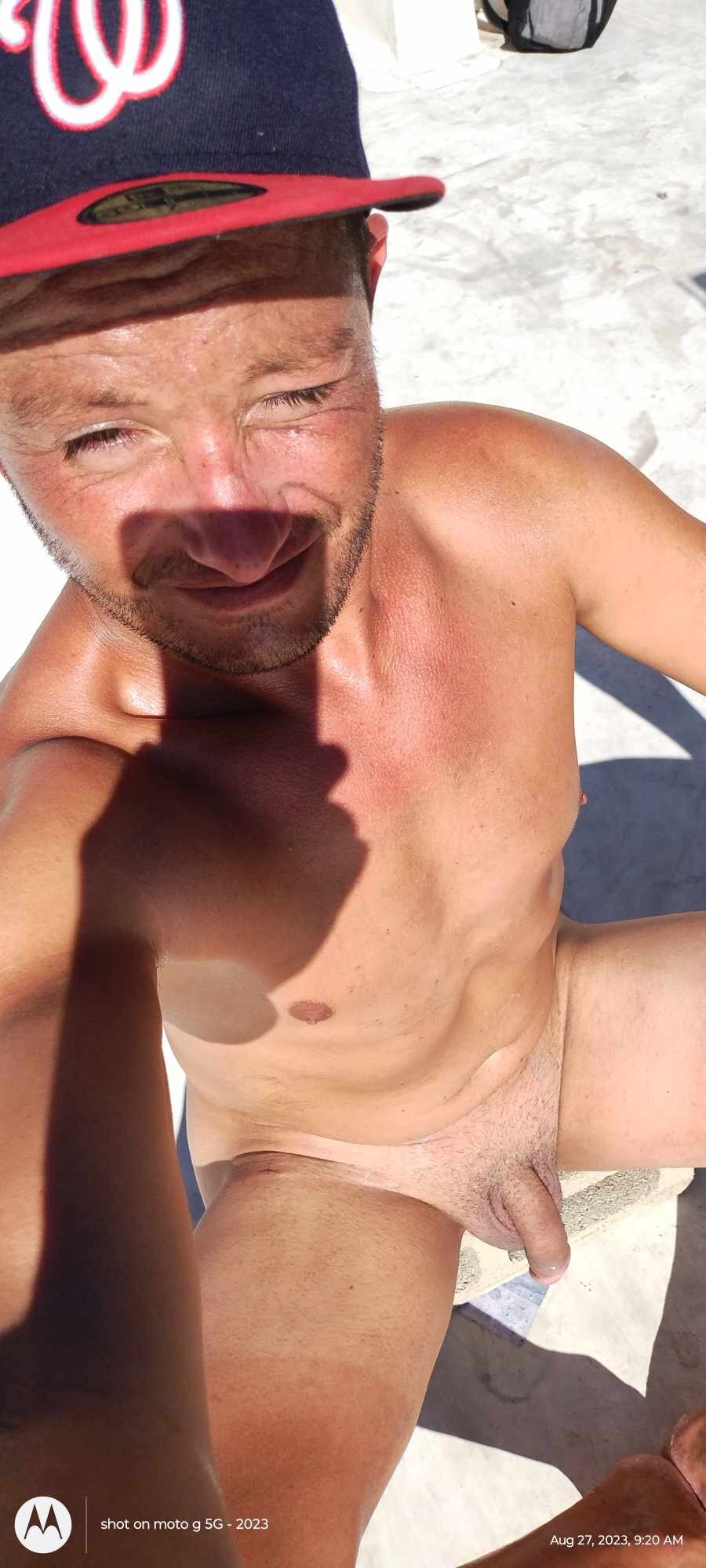 XXX Porn Photo of Nude Roberts8inchcock 11