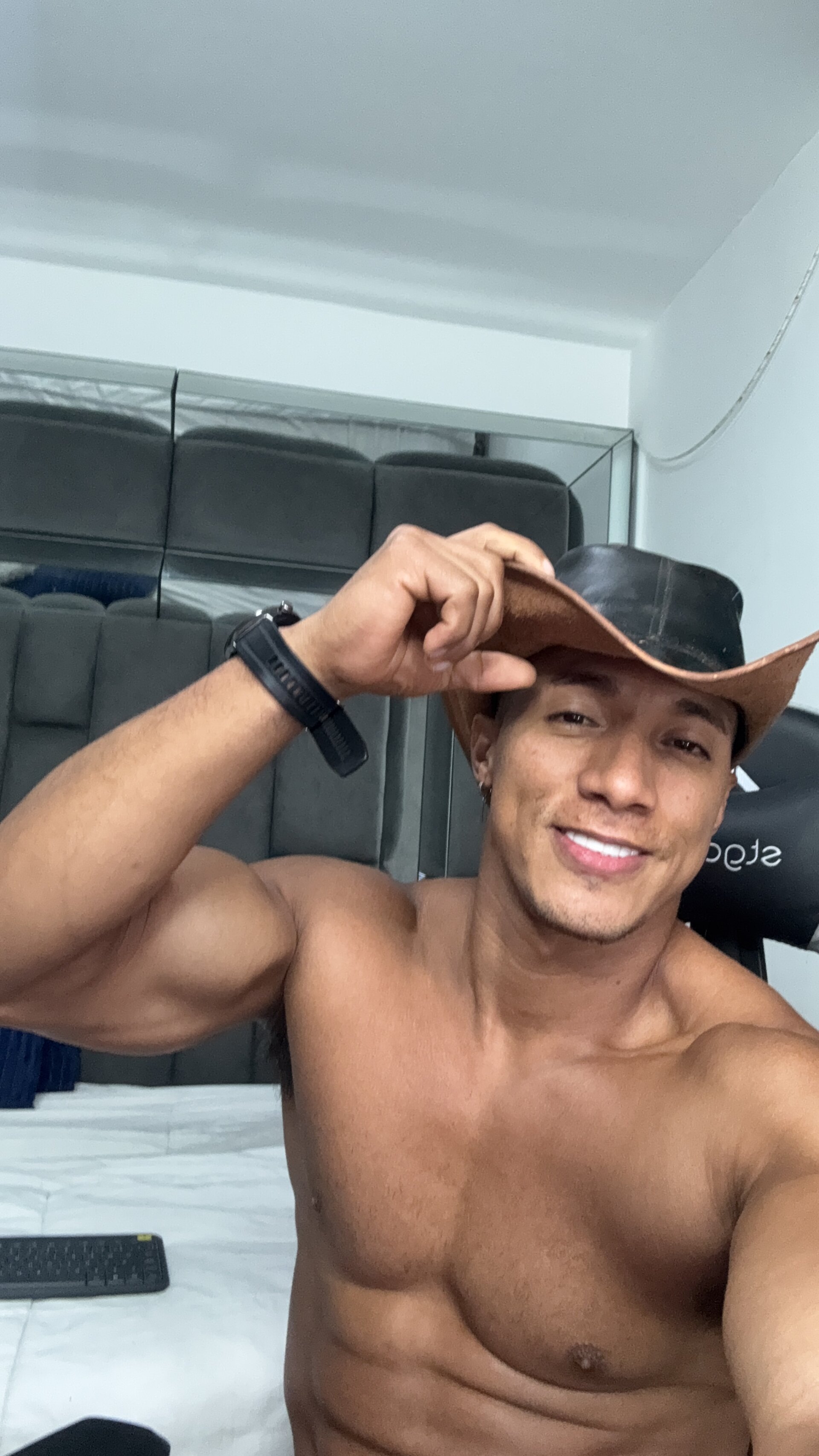 XXX Porn Photo of Nude mat_strong1093 16