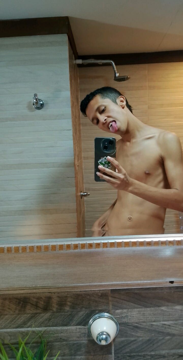 XXX Porn Photo of Nude Nick_Boy23 2