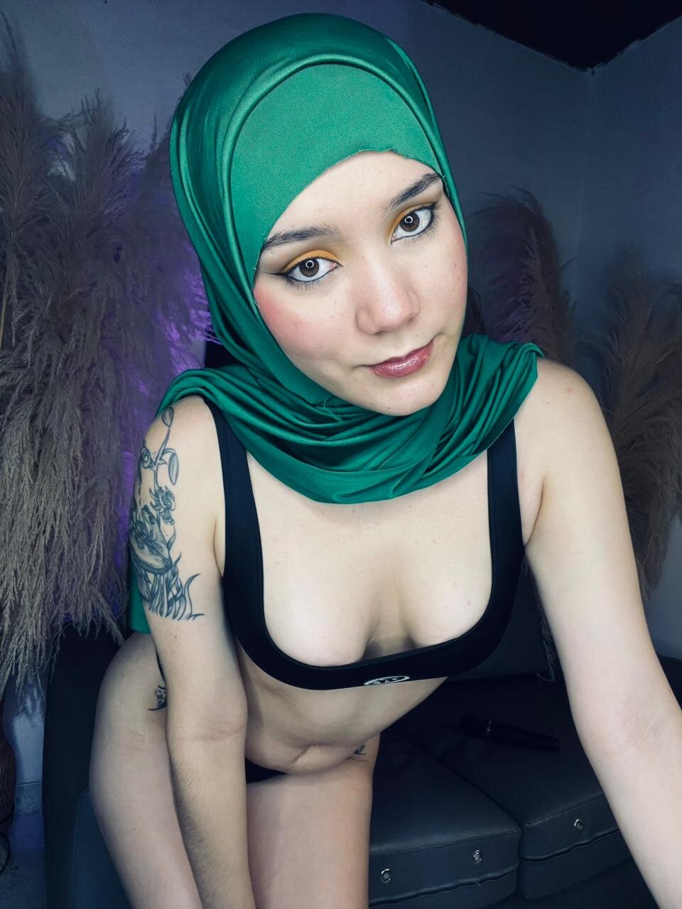 XXX Porn Photo of Nude yara_hind 45