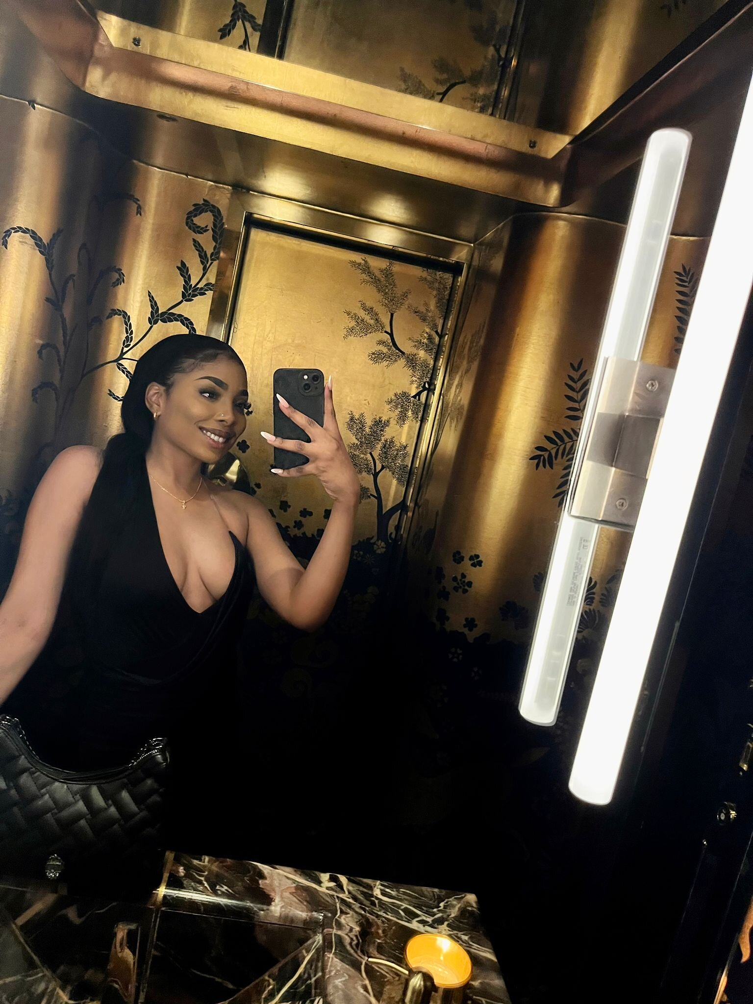 XXX Porn Photo of Nude DivinnaMae 7