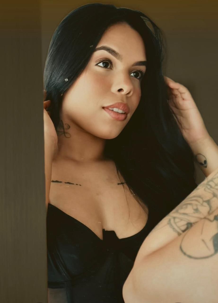XXX Porn Photo of Nude Bruna_Ferrazz 1