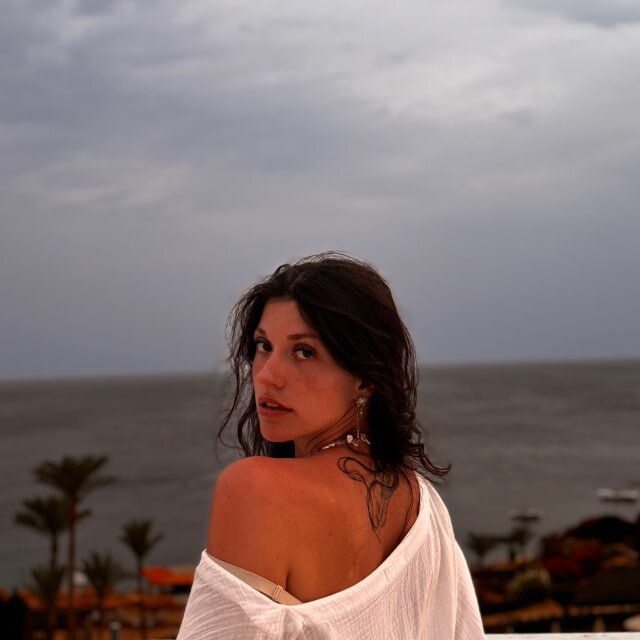 XXX Porn Photo of Nude LadyDranis 4
