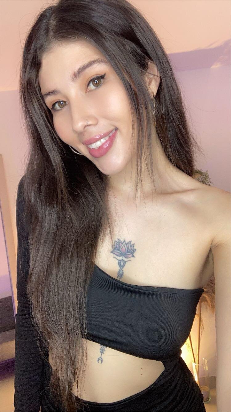 XXX Porn Photo of Nude viooletaa 16