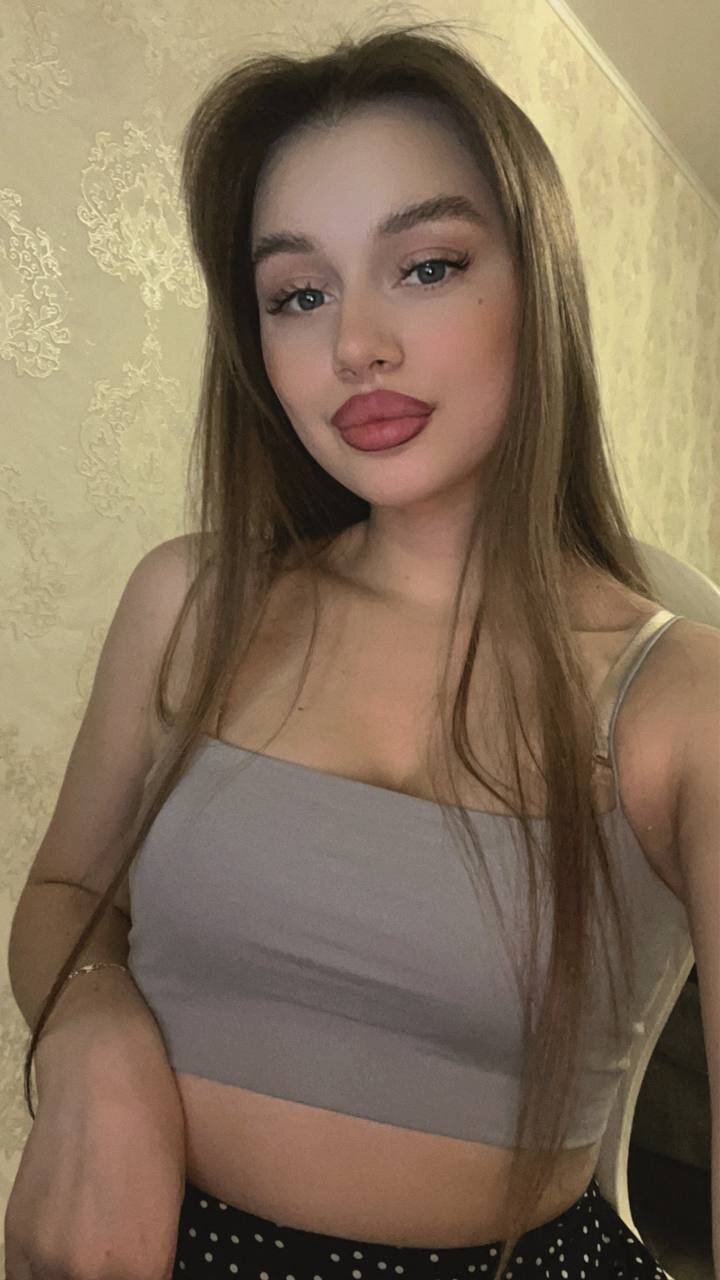 XXX Porn Photo of Nude AvelineRoe 17
