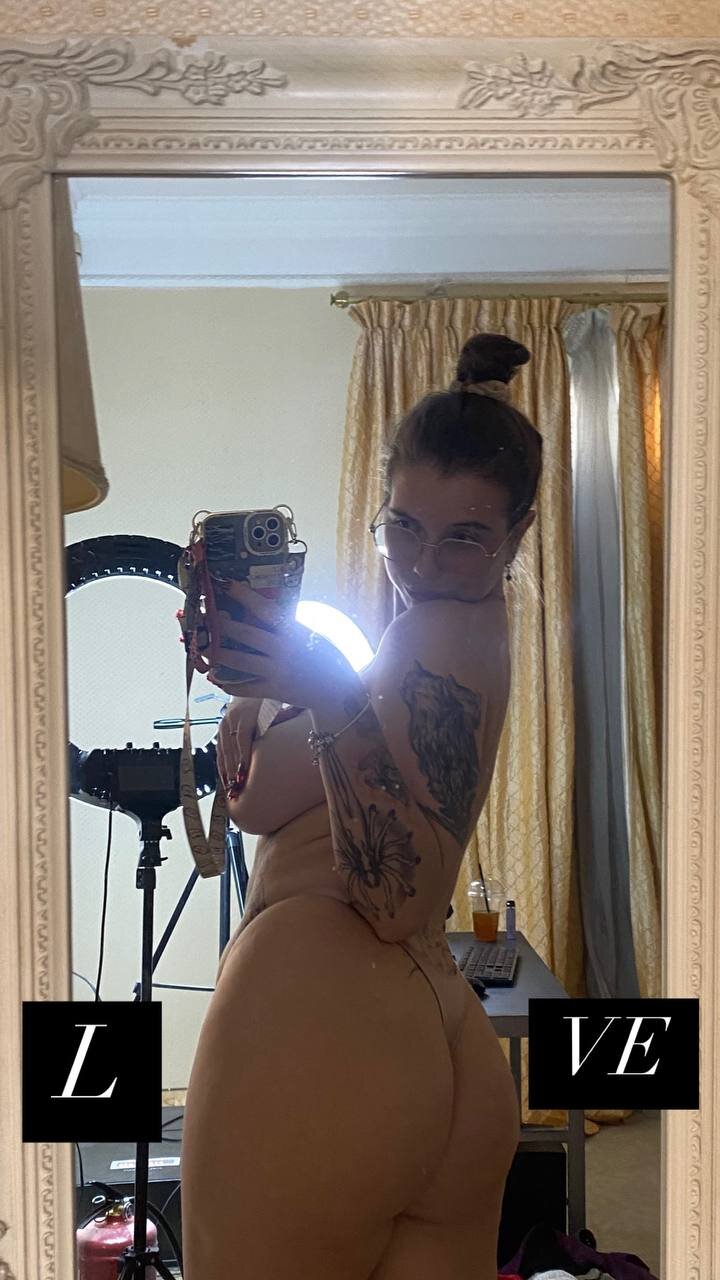 XXX Porn Photo of Nude SugarMuse 413