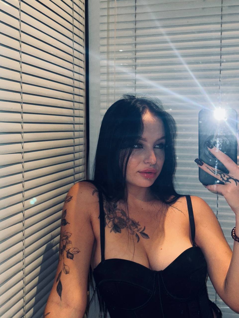 XXX Porn Photo of Nude EllyVeil 1