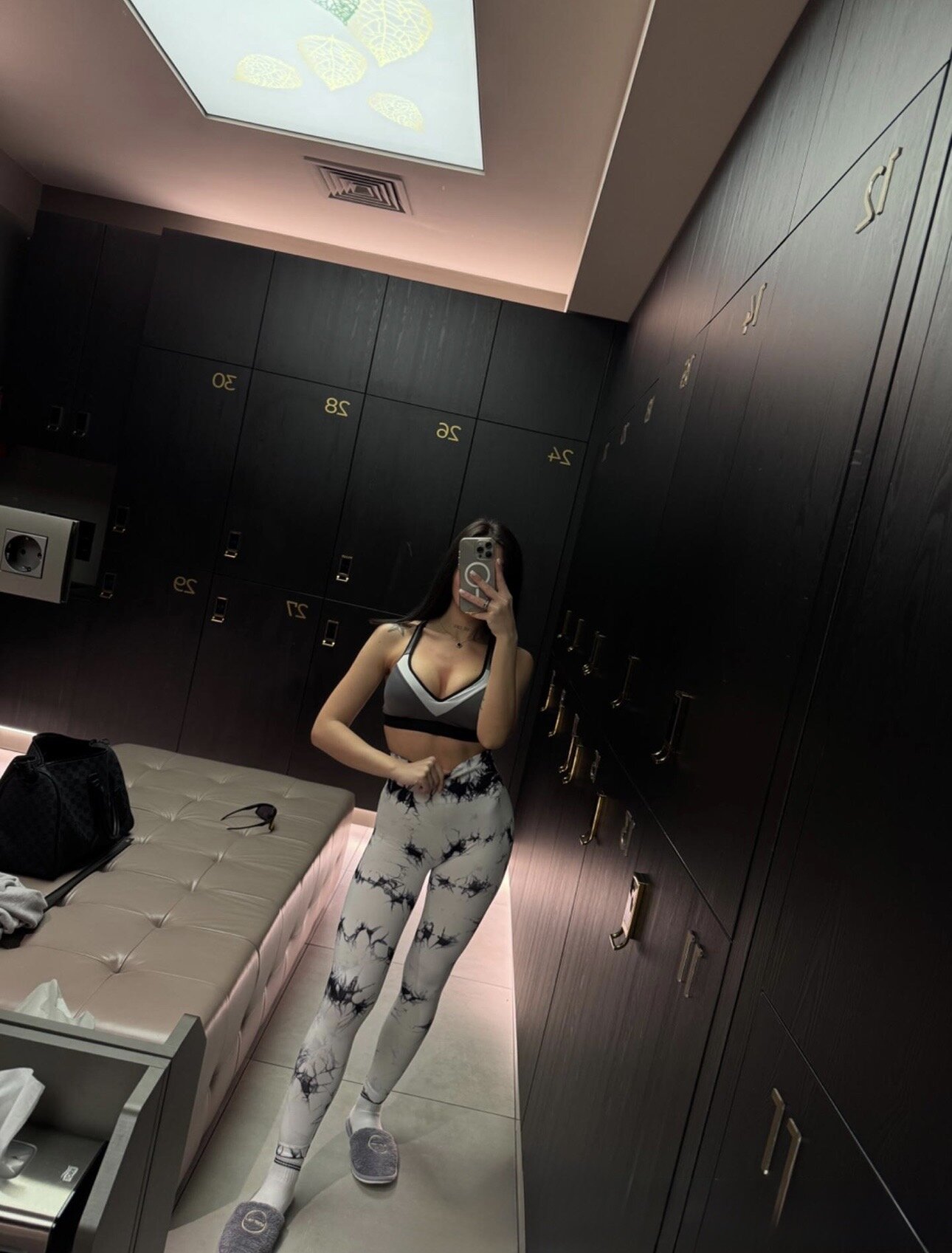 XXX Porn Photo of Nude LunaaDesire 2