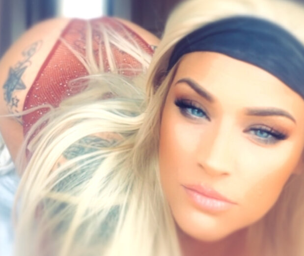 XXX Porn Photo of Nude SluttyxDaniii 10