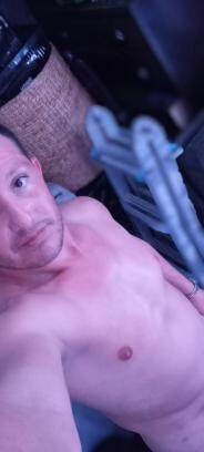 XXX Porn Photo of Nude Roberts8inchcock 34