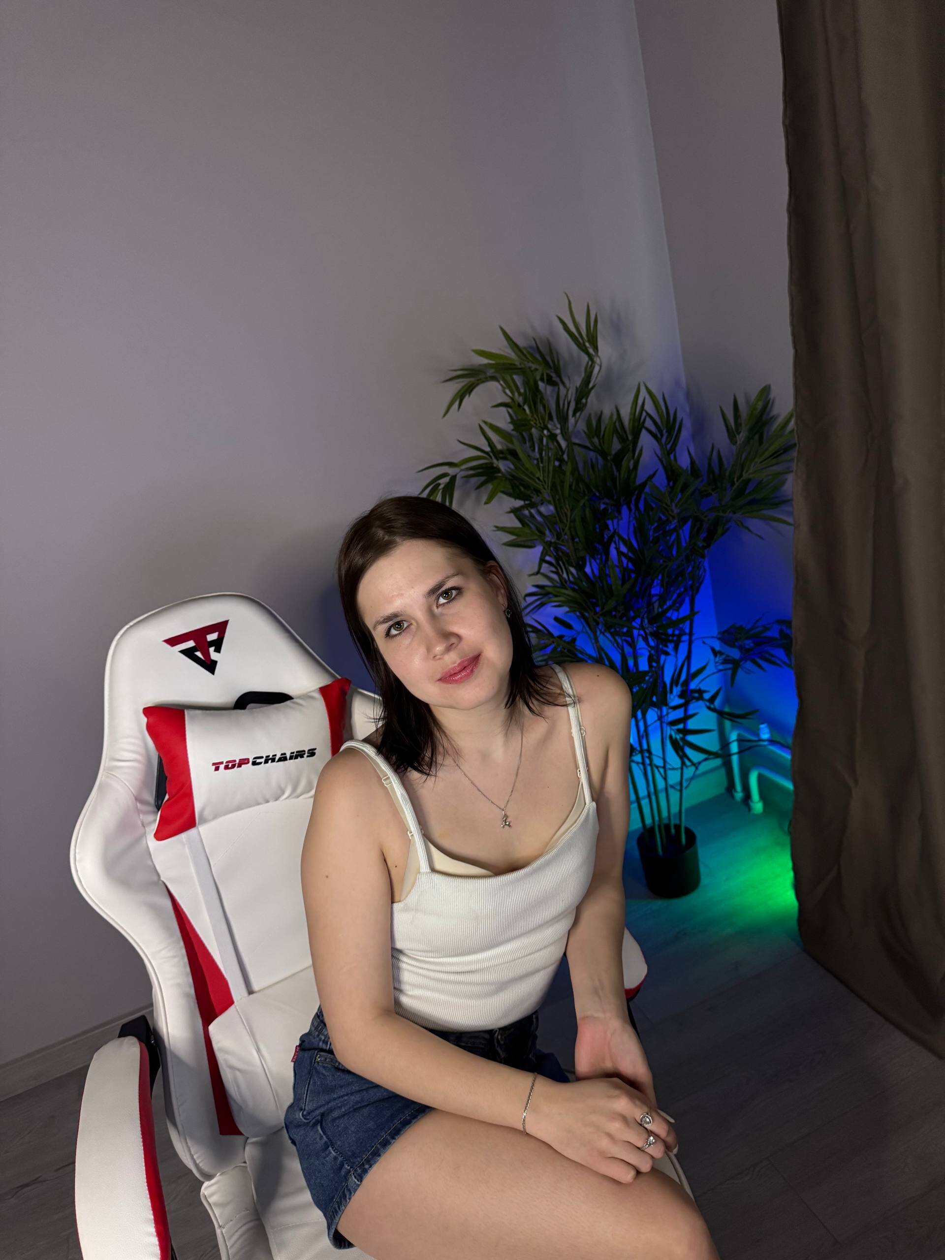 XXX Porn Photo of Nude alian_legs 3