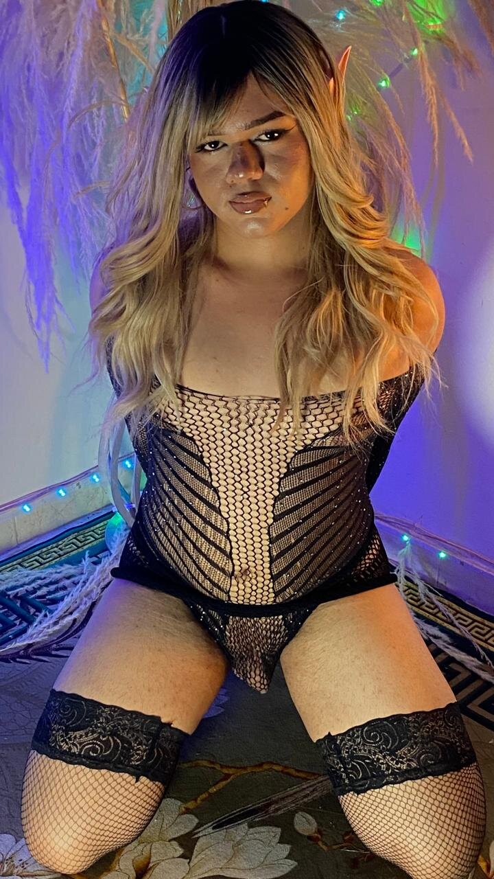 XXX Porn Photo of Nude Tiffany_deluxe 320