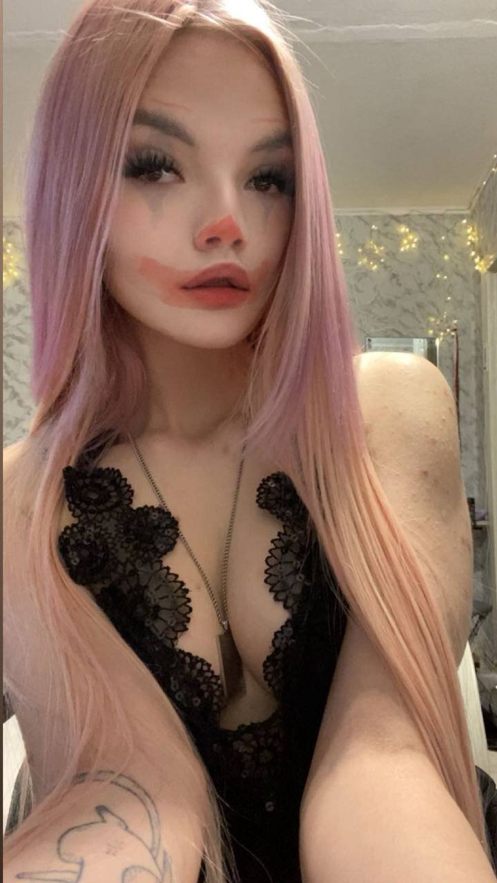 XXX Porn Photo of Nude KittiHitty 4