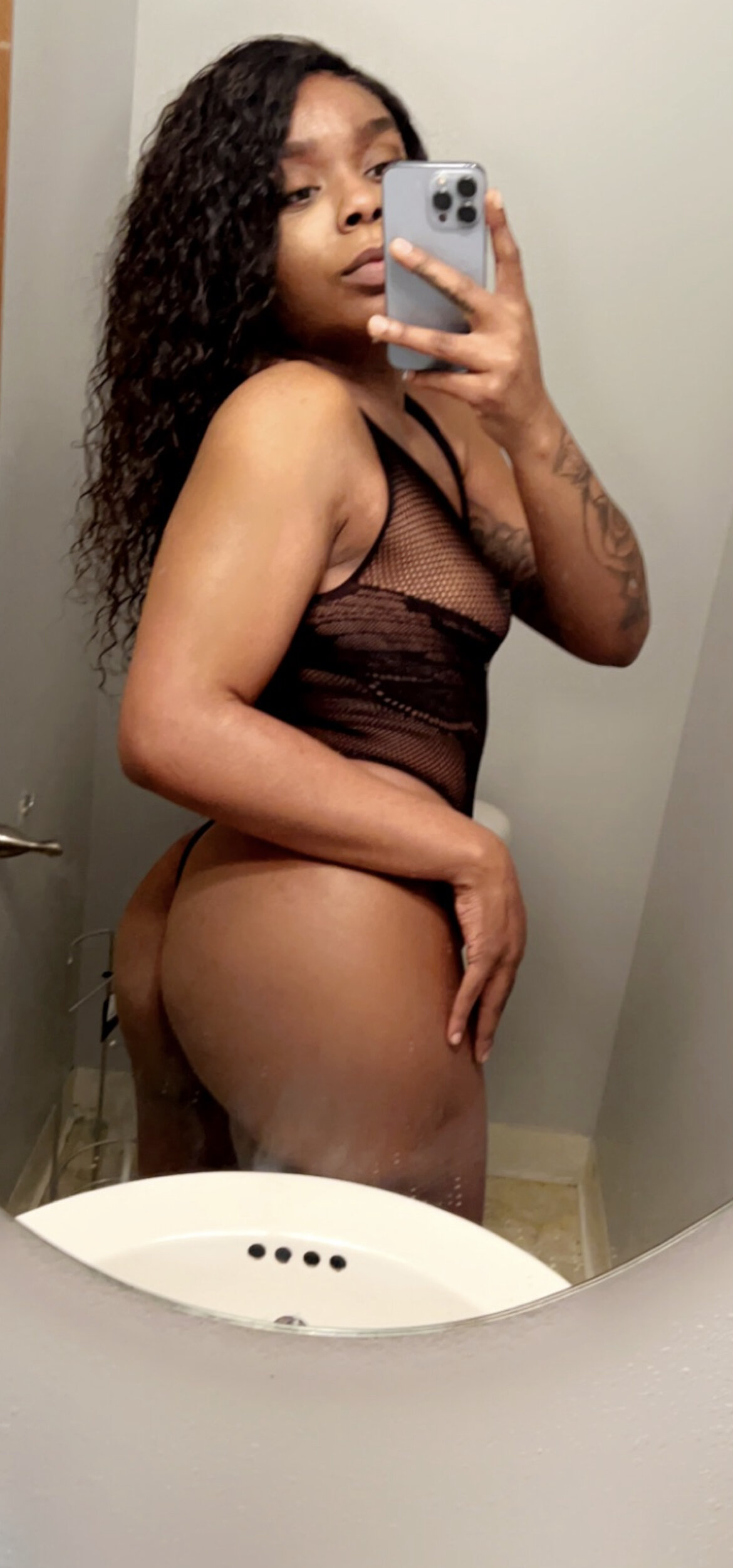 XXX Porn Photo of Nude YaraBrynnn 1