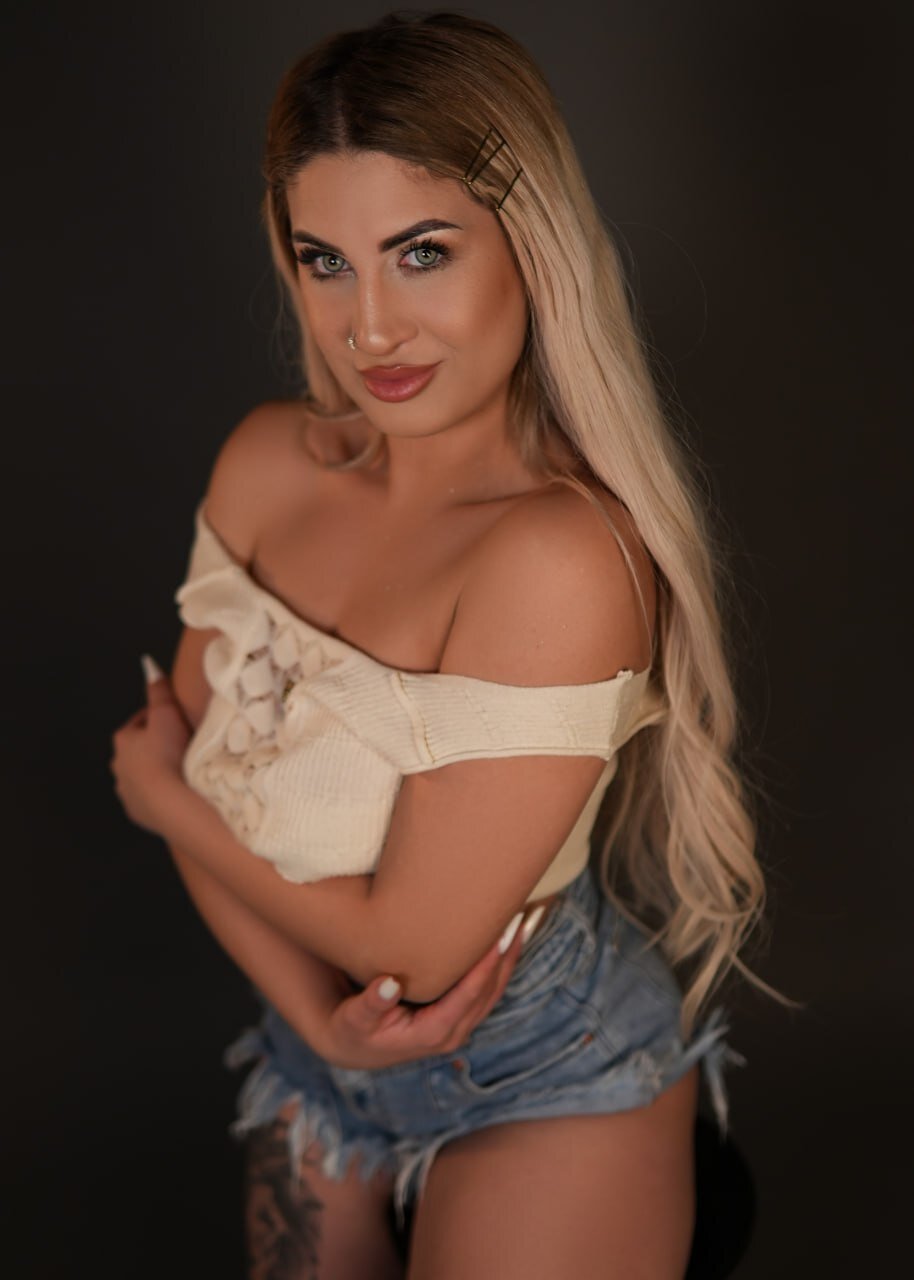 XXX Porn Photo of Nude AuroraSins 18