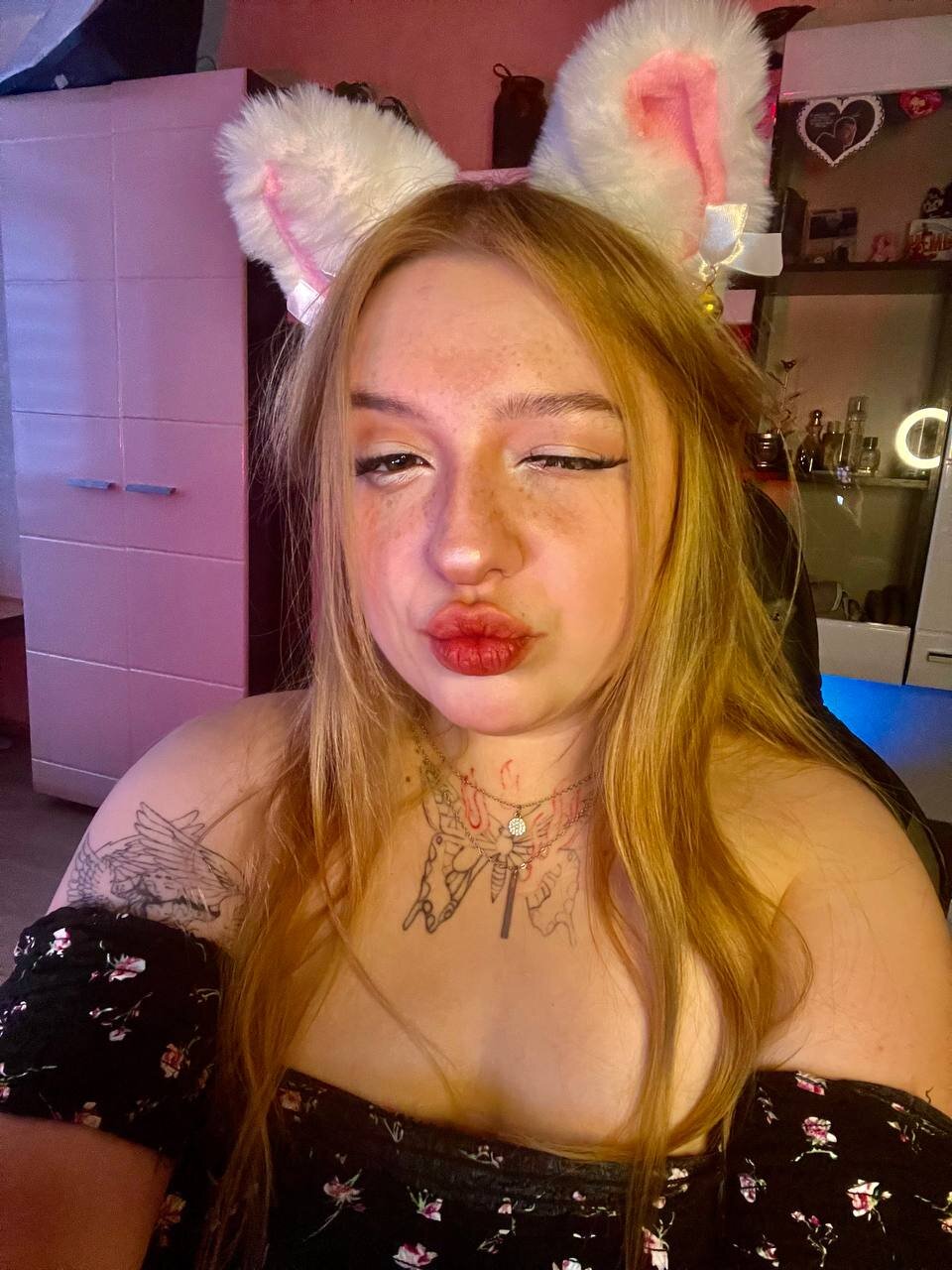 XXX Porn Photo of Nude EllieQuttie 4