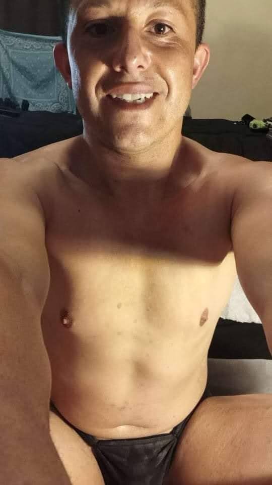XXX Porn Photo of Nude Roberts8inchcock 28