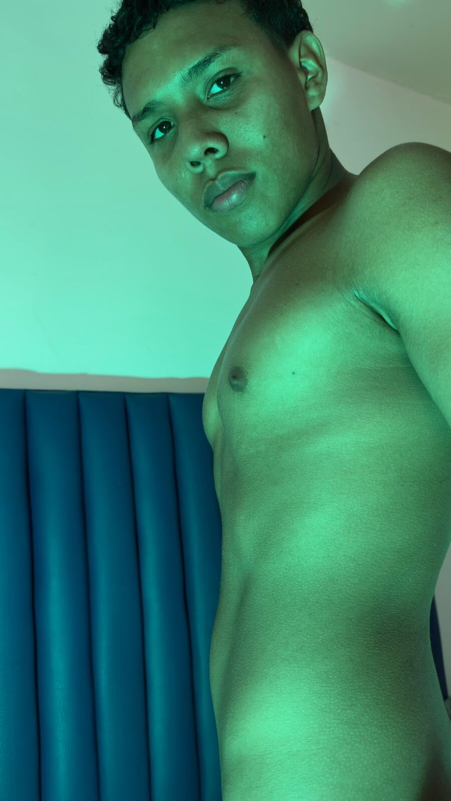 XXX Porn Photo of Nude Alan_Savage 1