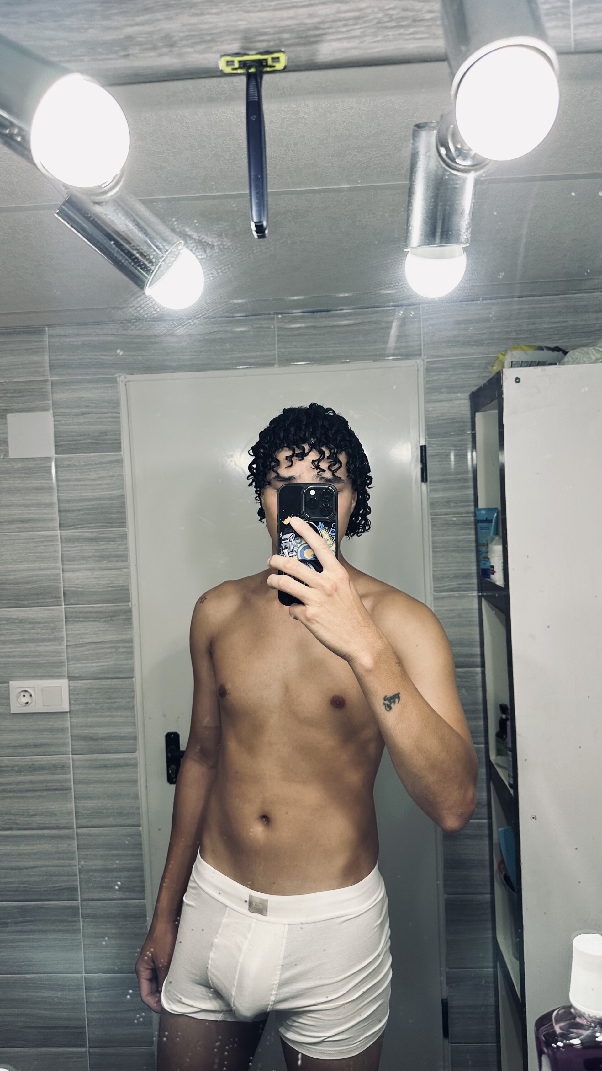 XXX Porn Photo of Nude tive_n 3