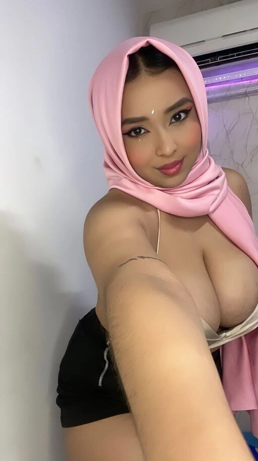 XXX Porn Photo of Nude ThanaSaadi 12