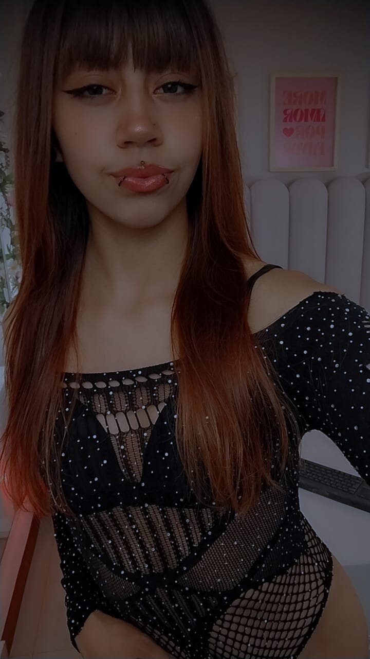 XXX Porn Photo of Nude Isabella__gonzalez_ 2