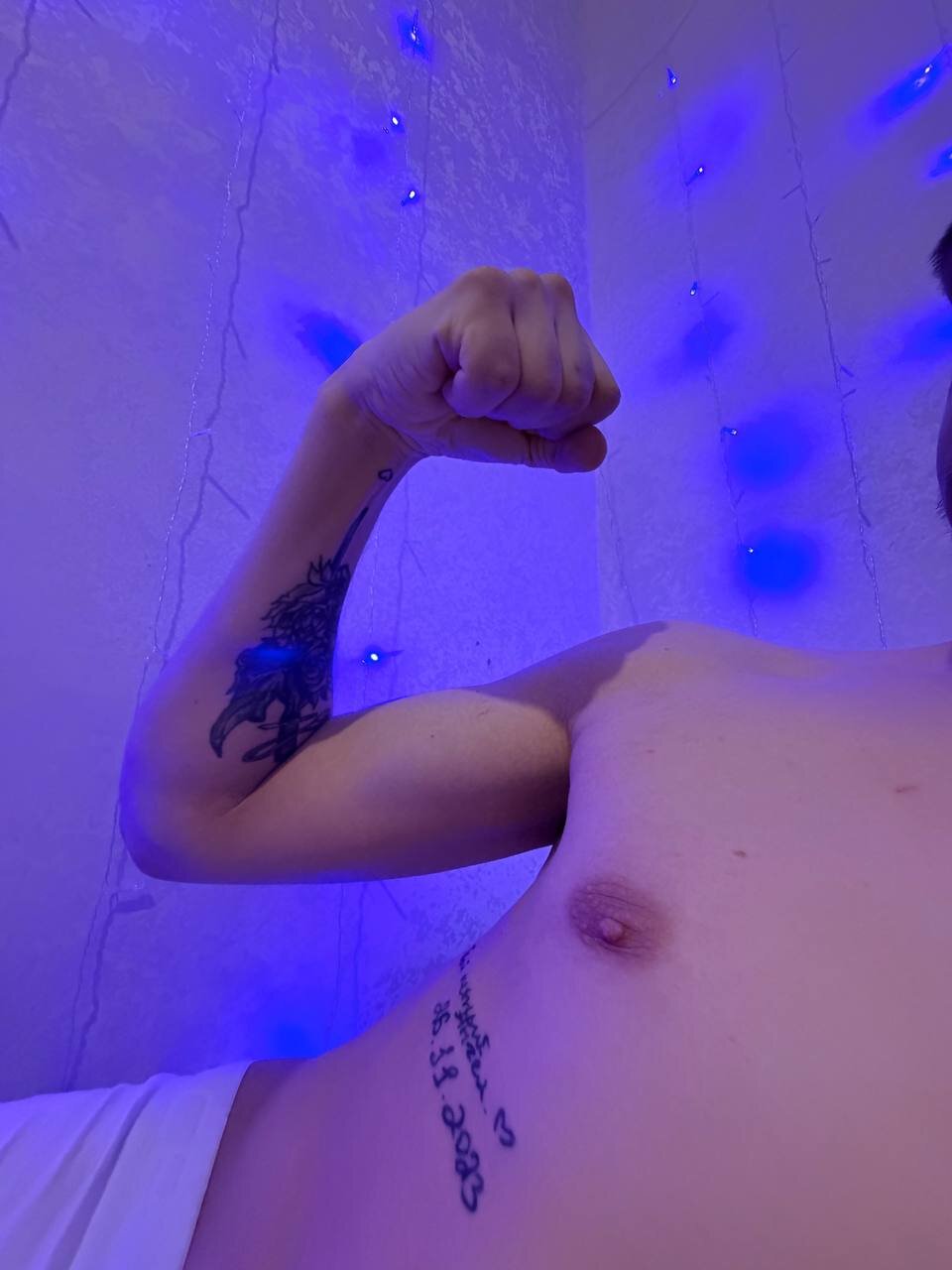 XXX Porn Photo of Nude MrRaynClane 2