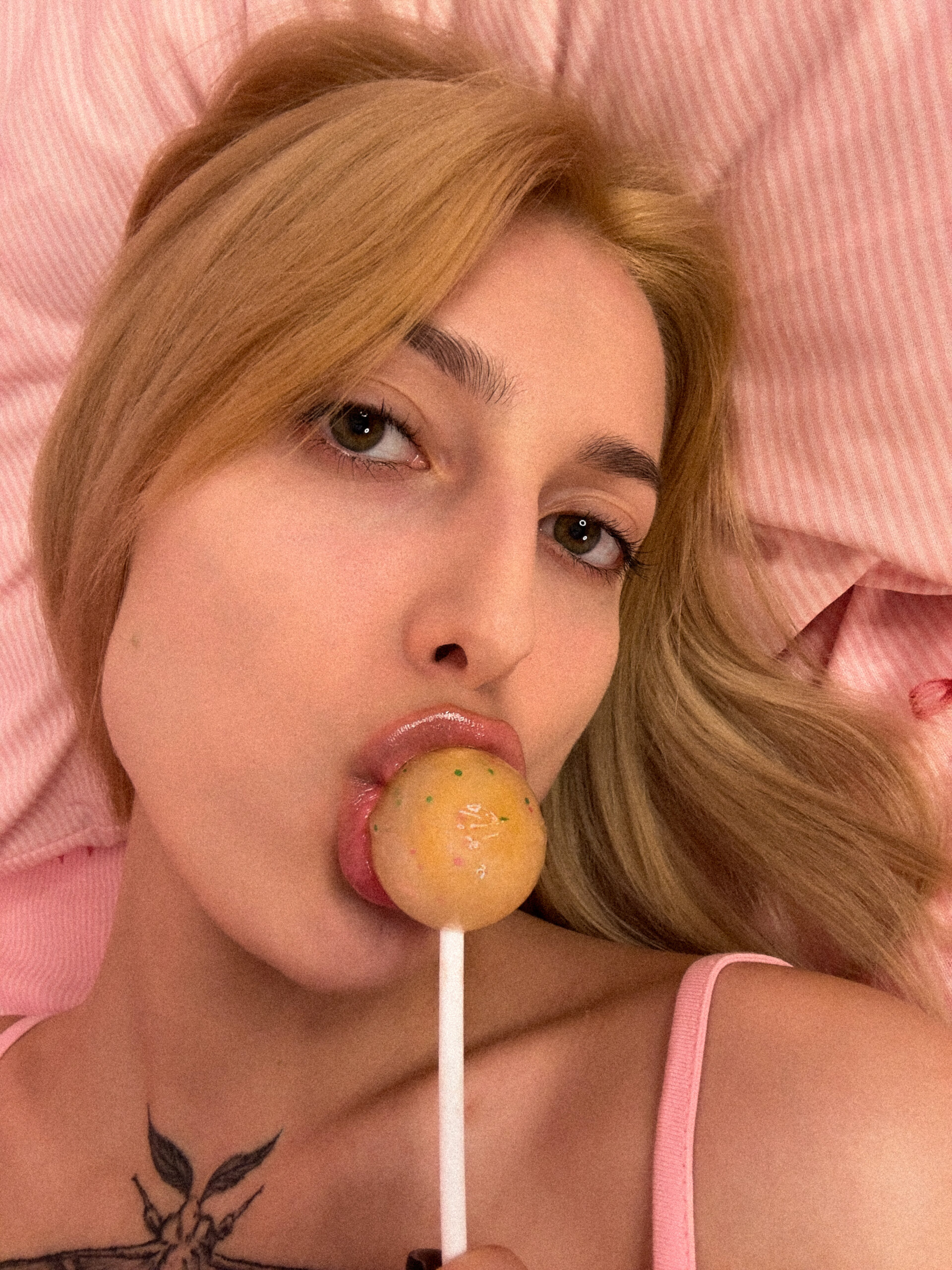 XXX Porn Photo of Nude angell_mila 1