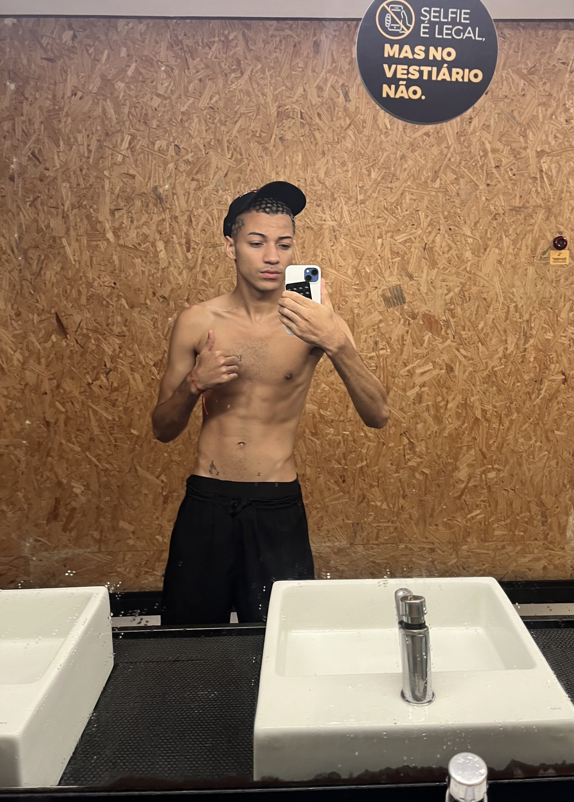 XXX Porn Photo of Nude onllyguh22 3