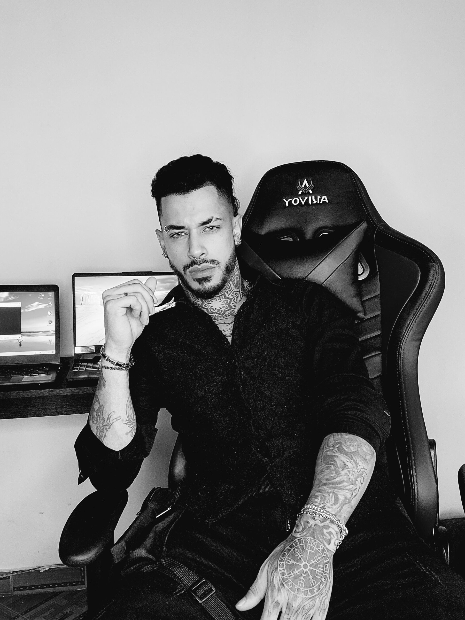 XXX Porn Photo of Nude VinzenzRizzo 7