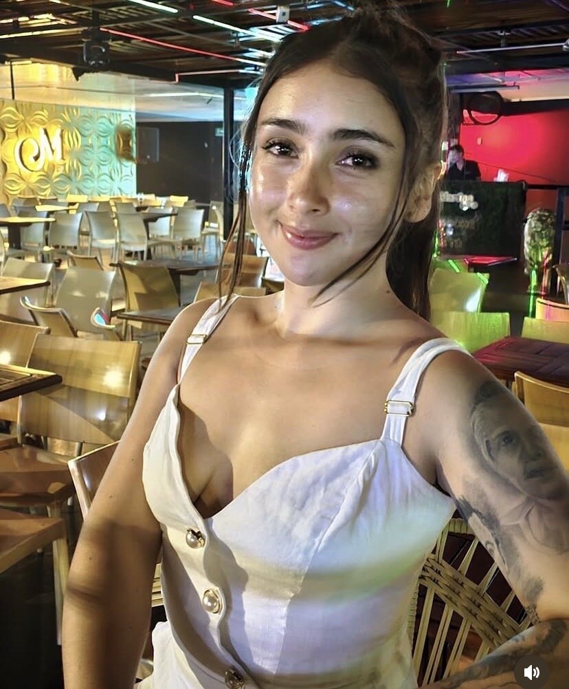 XXX Porn Photo of Nude topmodel-laura 11
