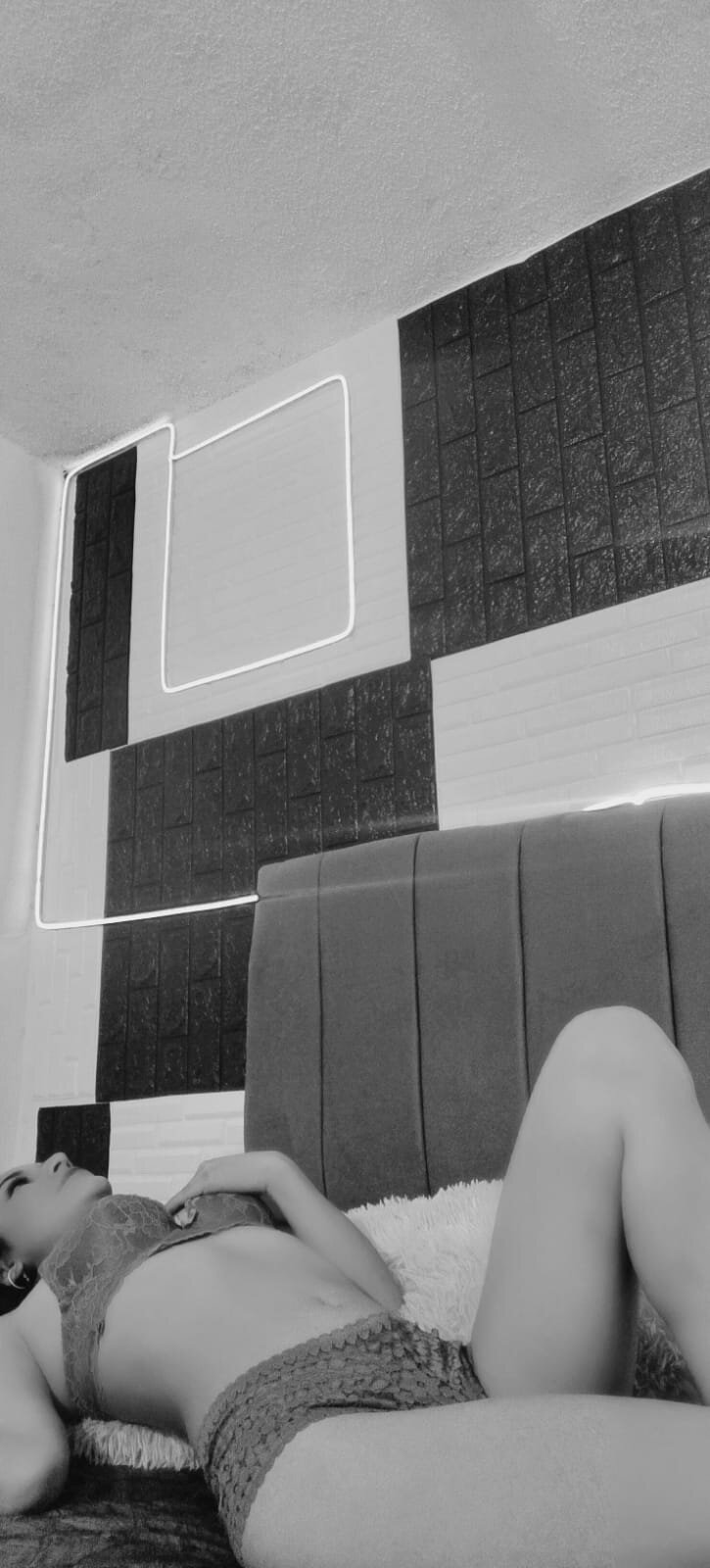 XXX Porn Photo of Nude MiaHarper2 4