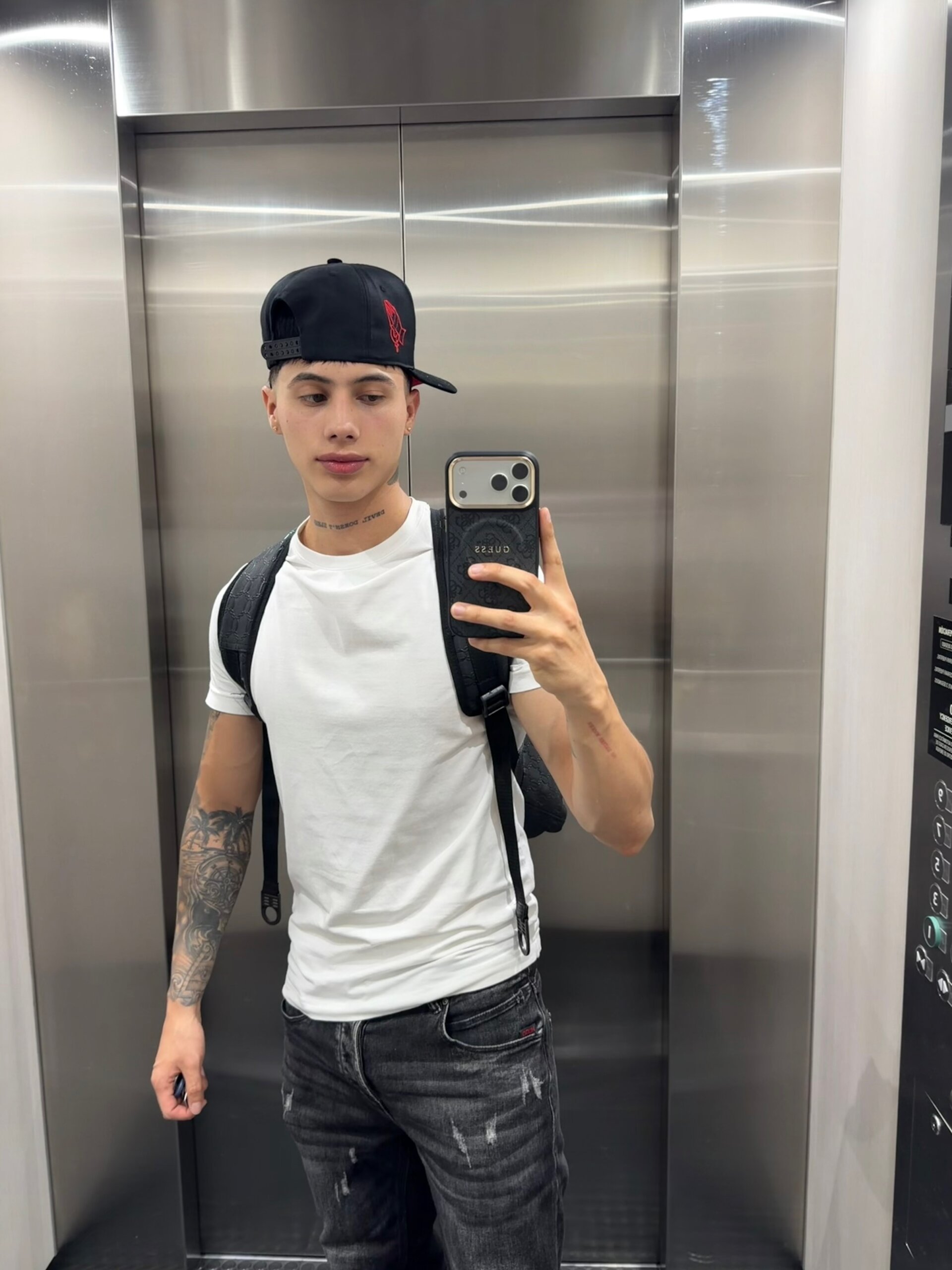 XXX Porn Photo of Nude Felipevalbuena 3