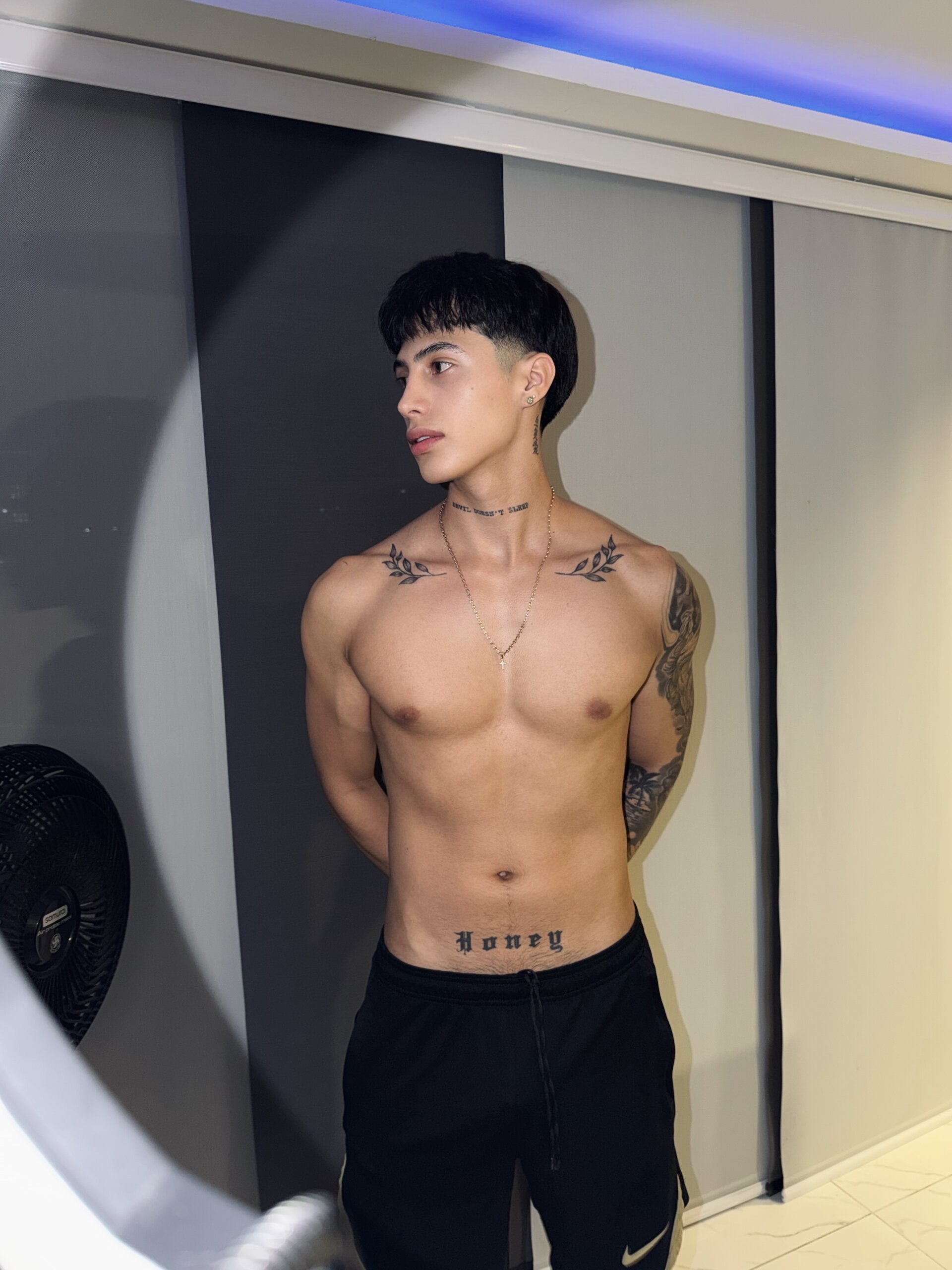 XXX Porn Photo of Nude Felipevalbuena 6