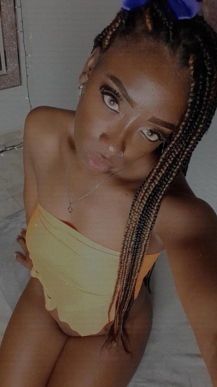 XXX Porn Photo of Nude DarkHoneyy 64