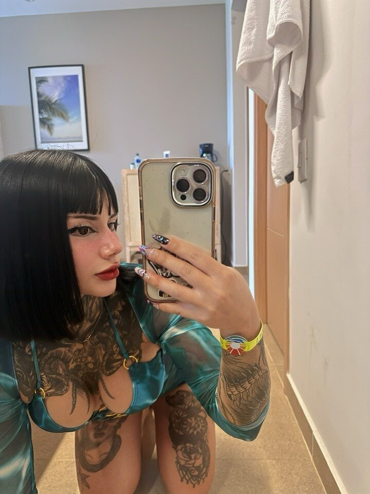 XXX Porn Photo of Nude Ammy____ 5