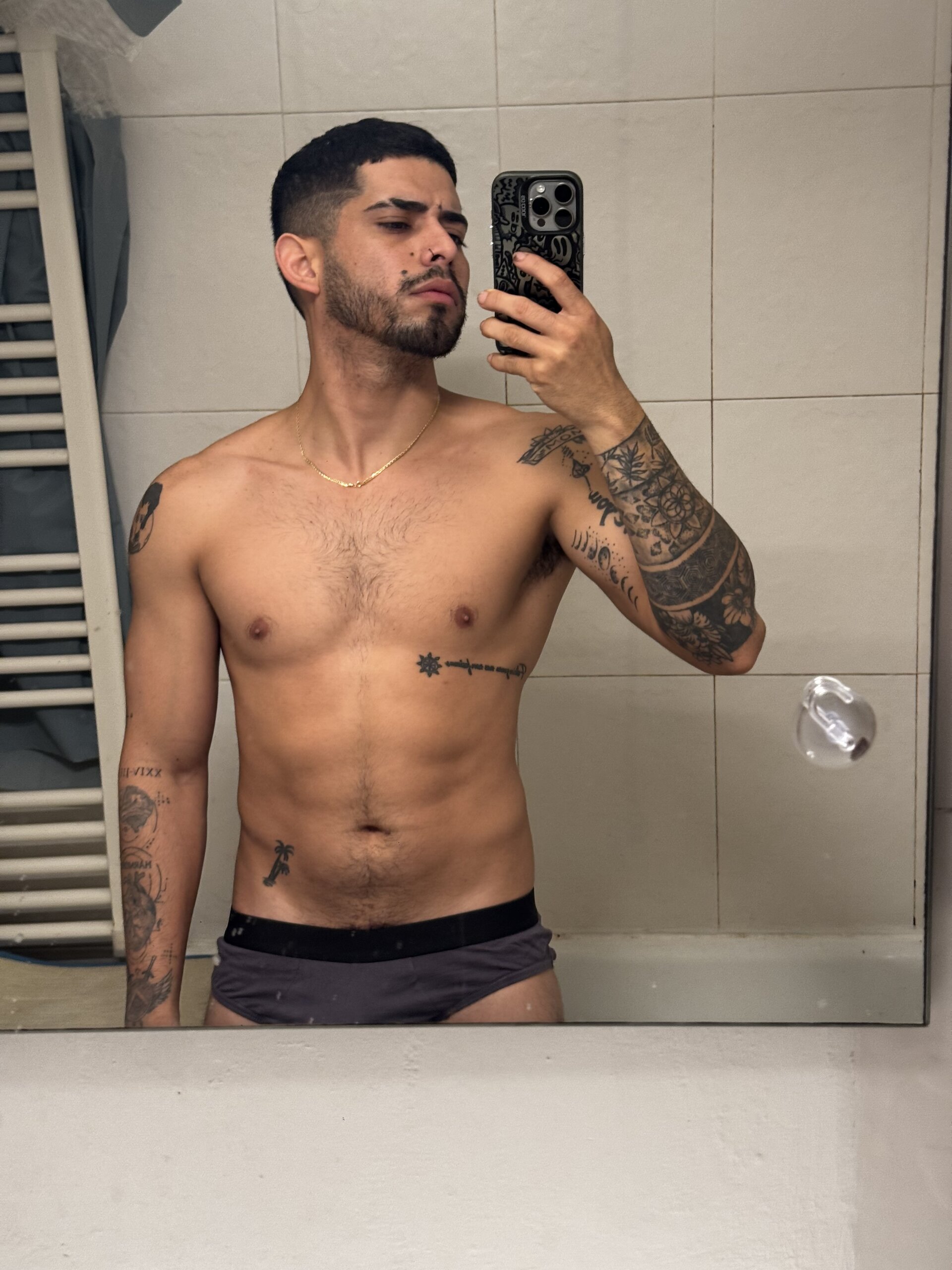 XXX Porn Photo of Nude Chicos_defiesta 40